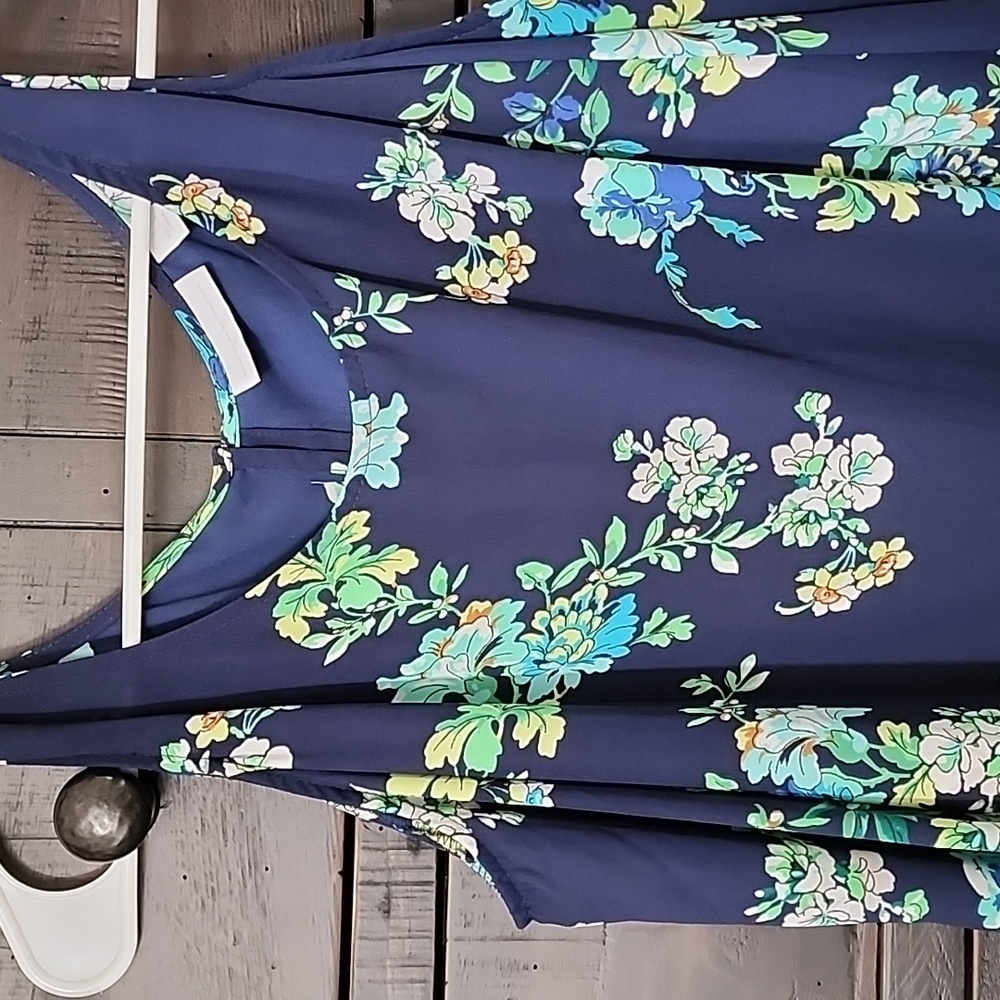 💙 Cold-Shoulder Top - Picture 2 of 5